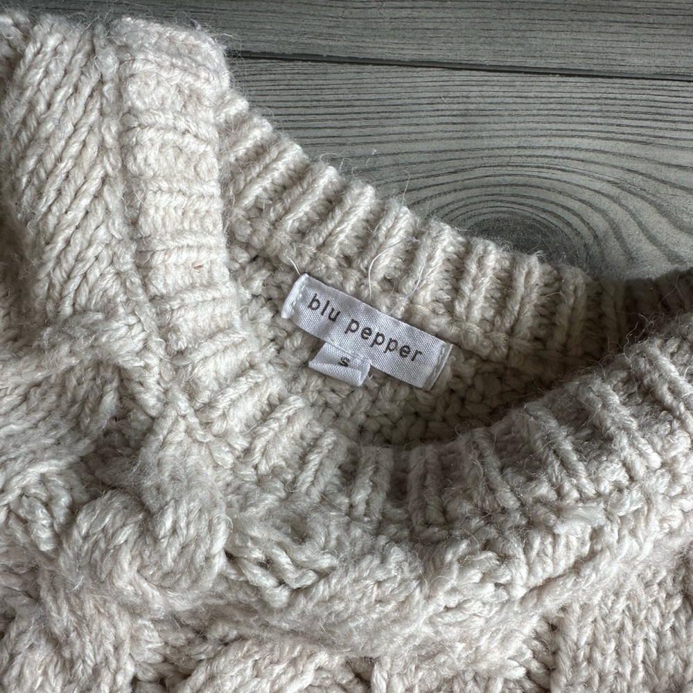 Blu Pepper Cream Cable Knit Sweater - Picture 5 of 6